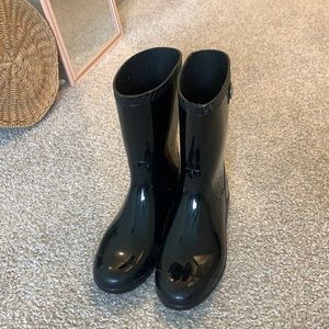 Ugg Women’s Sienna Rain Boot Sheepskin